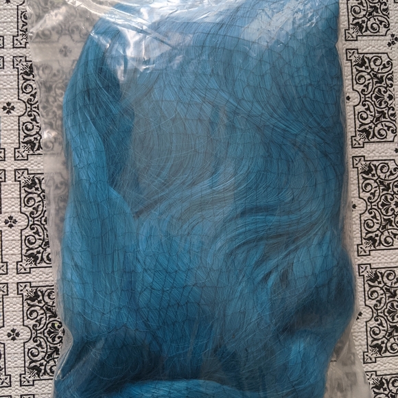 Roland Blue 28 Inch Synthetic Wig - Picture 11 of 11